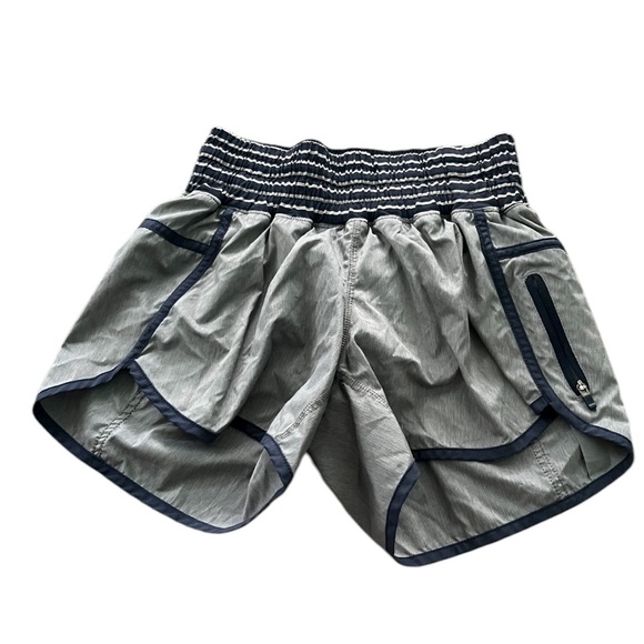 Lululemon WomensRun Tracker Short II 4-way Size 6 Slate Grey Inkwell Blue - Picture 1 of 12